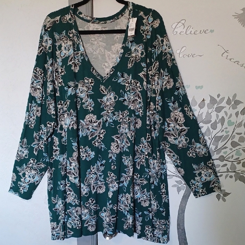 NWT Flowy, Floral Tunic!!!